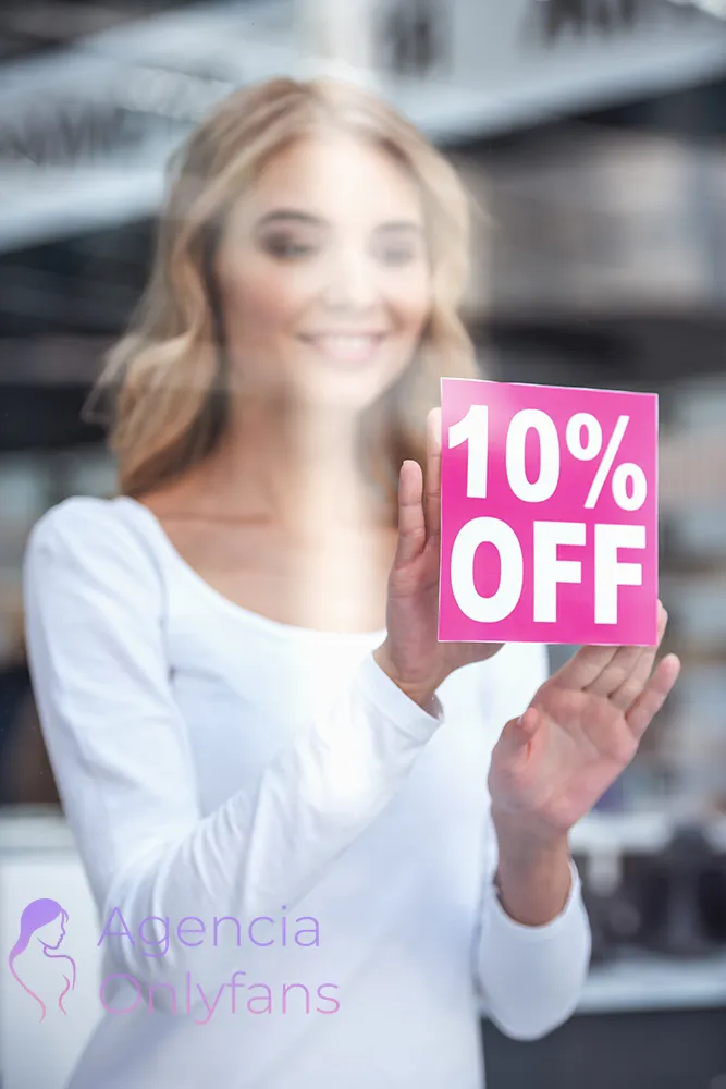 Modelo de onlyfans representando descuentos en la plataforma